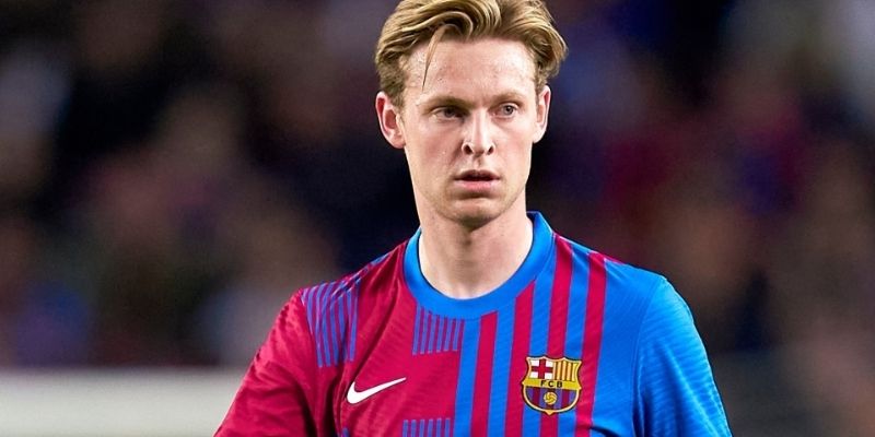 Football player De Jong: Barcelona’s versatile midfielder!