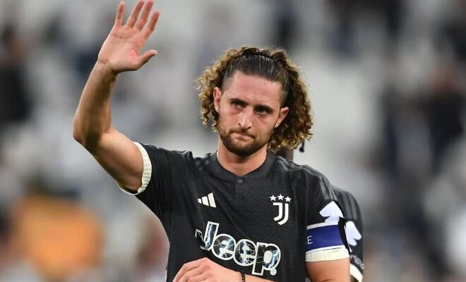 Cầu thủ bóng đá Adrien Rabiot